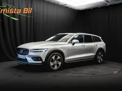 Silver Begagnad 2021 Volvo V60 CC Pro Kombi | 338 900 kr (Marknadspris)