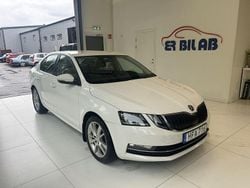 Vit Begagnad 2018 Skoda Octavia Halvkombi | 149 900 kr
