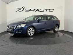 Blå Begagnad 2013 Volvo V60 Momentum Kombi | 144 900 kr (Marknadspris)