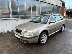 Brun Begagnad 2004 Skoda Octavia Tour Kombi | 30 000 kr (Marknadspris)