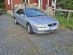 Silver Begagnad 2000 Honda Accord Sportkupé | 20 000 kr