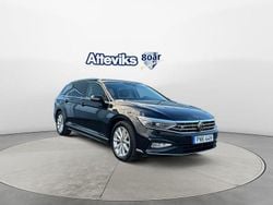 Svart Begagnad 2022 VW Passat R-line Kombi | 279 900 kr (Marknadspris)