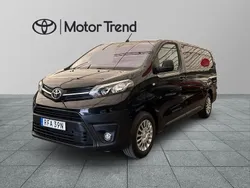Svart Begagnad 2023 Toyota Proace Comfort Van | 359 900 kr (Marknadspris)