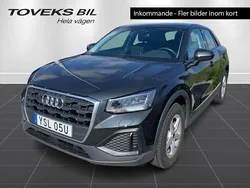 Grå (manhattangrå metallic) Begagnad 2024 Audi Q2 Proline SUV | 299 900 kr (Lite dyr)