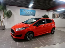 Röd Begagnad 2016 Ford Fiesta ST-Line Halvkombi | 94 000 kr (Marknadspris)