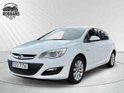 Vit Begagnad 2014 Opel Astra Halvkombi | 59 800 kr (Marknadspris)