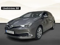 Mörkgrå Begagnad 2017 Toyota Auris Hybrid Executive Halvkombi | 169 000 kr (Marknadspris)