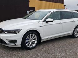 Vit Begagnad 2017 VW Passat Executive Kombi | 225 000 kr (Lite dyr)