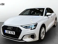 Glaciärvit metallic Begagnad 2023 Audi A3 Advanced Plus | 279 000 kr (Marknadspris)