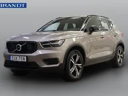 Grå Begagnad 2022 Volvo XC40 R-Design SUV | 289 900 kr