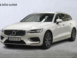 Vit Begagnad 2021 Volvo V60 Kombi | 299 900 kr (Marknadspris)