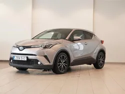 Mörkgrå Begagnad 2017 Toyota C-HR Executive SUV | 206 800 kr (Marknadspris)
