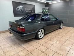 Svart Begagnad 1992 BMW M5 Sedan | 179 900 kr