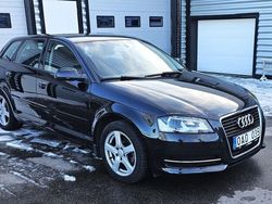 Svart Begagnad 2013 Audi A3 Sportback Attraction Halvkombi | 89 900 kr (Marknadspris)