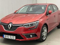 Röd Begagnad 2016 Renault Mégane III Zen | 104 800 kr