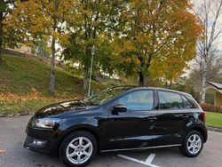 Svart Begagnad 2013 VW Polo Halvkombi | 69 900 kr (Marknadspris)