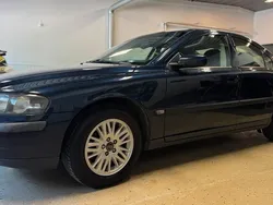 Mörkblå Begagnad 2003 Volvo S60 Sedan | 29 900 kr (Marknadspris)