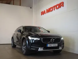 Svart Begagnad 2017 Volvo V90 CC Inscription Kombi | 309 900 kr (Marknadspris)