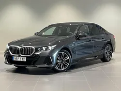 Grå Begagnad 2024 BMW 530e M Sport Sedan | 649 000 kr (Superpris)