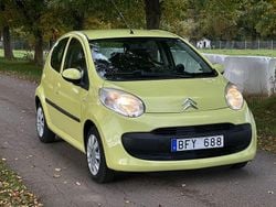 Ljusgrön (grön) Begagnad 2009 Citroën C1 Halvkombi | 44 900 kr (Marknadspris)