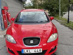 Röd Begagnad 2011 Seat Leon Style Halvkombi | 70 000 kr (Marknadspris)