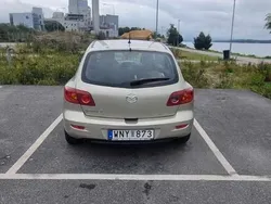 Grå Begagnad 2004 Mazda 3 Inclusive Halvkombi | 23 000 kr (Marknadspris)