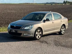 Ljusbrun Begagnad 2009 Skoda Octavia Elegance Halvkombi | 59 900 kr (Lite dyr)