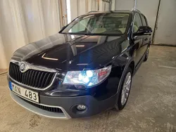 Svart Begagnad 2012 Skoda Superb Elegance Kombi | 99 900 kr (Marknadspris)