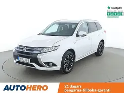 Vit Begagnad 2015 Mitsubishi Outlander P-HEV SUV | 169 000 kr (Dyr)