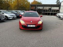 Röd Begagnad 2010 Renault Mégane III Halvkombi | 34 899 kr (Marknadspris)