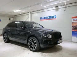 Grå Begagnad 2017 Bentley Bentayga Mulliner SUV | 1 299 000 kr