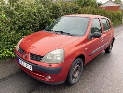 Röd Begagnad 2005 Renault Clio R.S. Authentique Halvkombi | 22 000 kr (Lite dyr)