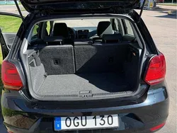 Svart Begagnad 2017 VW Polo Halvkombi | 140 000 kr (Marknadspris)