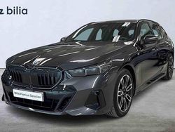 Grå Begagnad 2025 BMW 520 Kombi | 599 900 kr