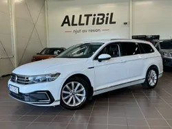 Vit Begagnad 2020 VW Passat Executive Kombi | 284 900 kr (Dyr)