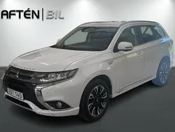Vit Begagnad 2017 Mitsubishi Outlander P-HEV SUV | 204 900 kr (Marknadspris)