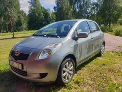 Grå Begagnad 2006 Toyota Yaris Halvkombi | 30 000 kr (Marknadspris)