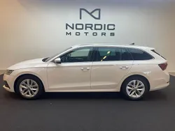 Vit Begagnad 2021 Skoda Octavia Kombi | 234 900 kr (Bra pris)