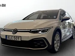 Vit Begagnad 2022 VW Golf Alltrack Kombi | 349 000 kr (Marknadspris)
