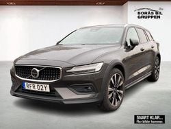 Grå Begagnad 2024 Volvo V60 CC Plus Kombi | 449 000 kr (Bra pris)