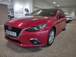 Röd Begagnad 2015 Mazda 3 Vision Halvkombi | 147 900 kr (Bra pris)