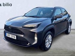 Grå Begagnad 2024 Toyota Yaris Cross Active SUV | 269 900 kr (Bra pris)