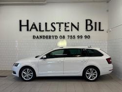 Vit (candy white) Begagnad 2020 Skoda Octavia Style Kombi | 219 000 kr (Bra pris)
