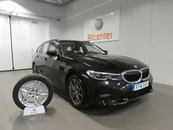 Svart Begagnad 2021 BMW 330e Kombi | 289 900 kr (Superpris)