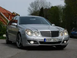 Silver Begagnad 2003 Mercedes E240 Kombi | 30 000 kr (Lite dyr)