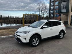 Vit Begagnad 2016 Toyota RAV4 Hybrid SUV | 187 500 kr (Marknadspris)