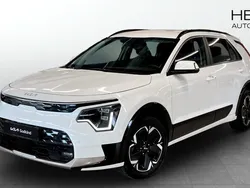Vit (white) Begagnad 2022 Kia e-Niro 2 SUV | 319 900 kr (Lite dyr)