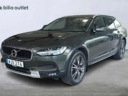Mörkgrå Begagnad 2018 Volvo V90 CC Pro Kombi | 259 900 kr (Marknadspris)