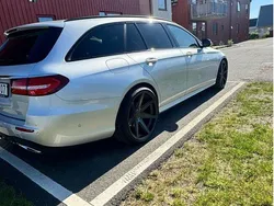 Silver Begagnad 2017 Mercedes E220 AMG line Kombi | 259 000 kr (Marknadspris)
