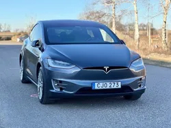 Grå Begagnad 2019 Tesla Model X Long Range SUV | 499 000 kr (Dyr)